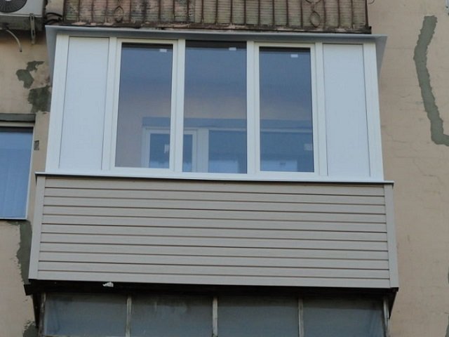 Остекление балконов и лоджий в Нижнем Новгороде.