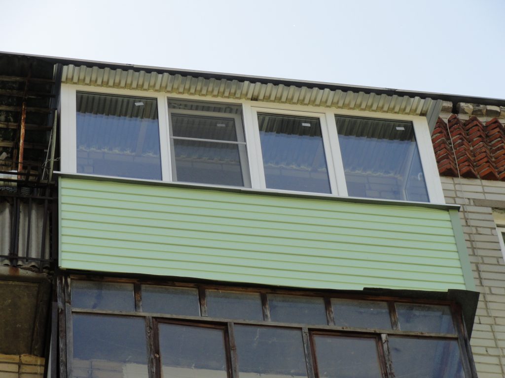 Ремонт балкона под крышей в Нижнем Новгороде