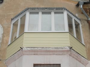 Балкон нестандартной формы в Нижнем Новгороде